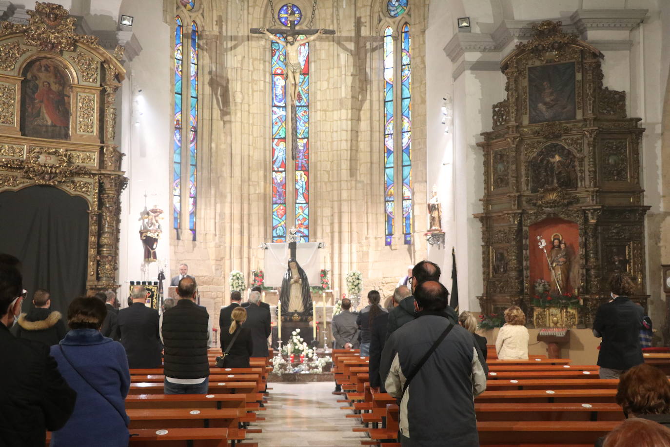 La iglesia acoge un acto solemne para conmemorar la Procesión de la Virgen de la Amargura.