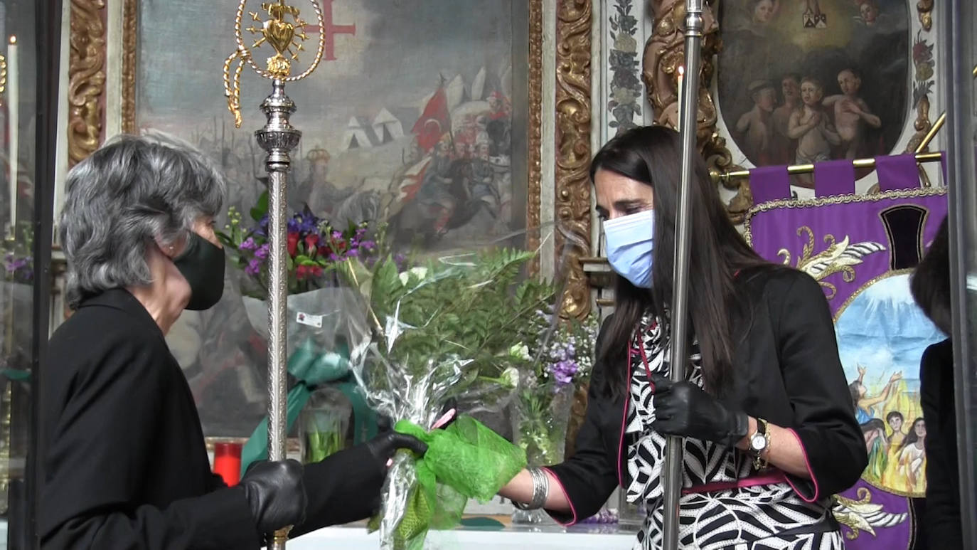 Fotos: Ofrenda floral al Cristo de San Martín