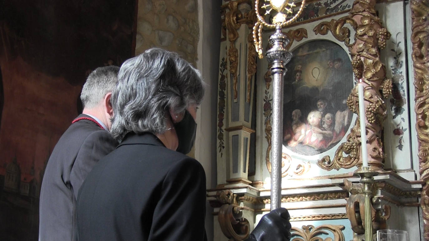 Fotos: Ofrenda floral al Cristo de San Martín