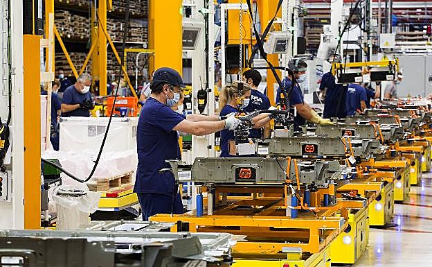 Taller de ensamblaje de baterías en Stellantis Vigo 