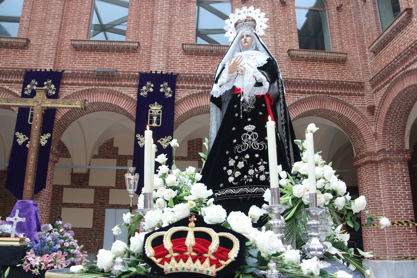 Fotos: Un Santo Entierro diferente pero emotivo