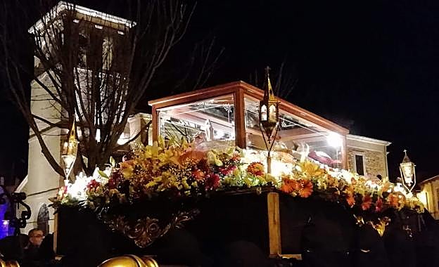 Imagen de la Urna en la procesión de Boñar en 2019. 