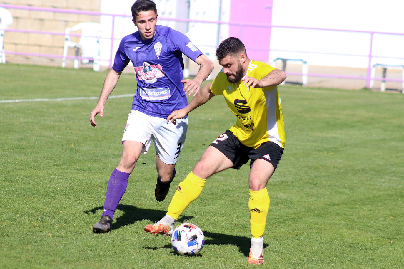 Fotos: Derrota de La Bañeza ante el Bupolsa