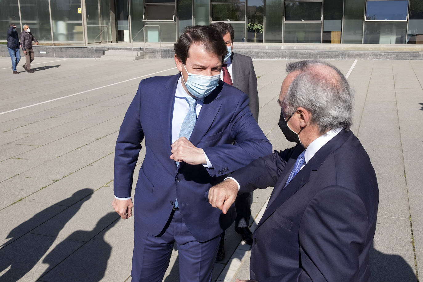 Fotos: El presidente de la Junta de Castilla y León, Alfonso Fernández Mañueco, pesenta una iniciativa en materia de investigación