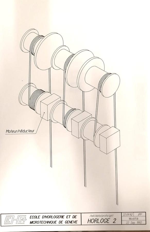 Diseño de los tambores de ascenso y descenso de las pesas del reloj.