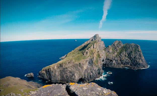 La costa escarpada de St Kilda.