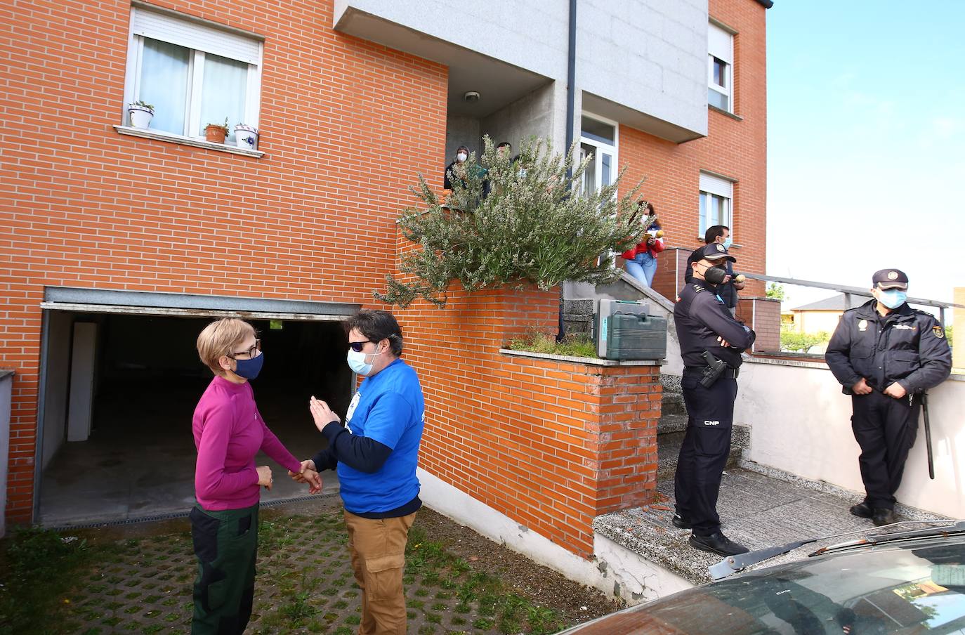 Desahucio en una vivienda del barrio ponferradino de Compostilla (León).