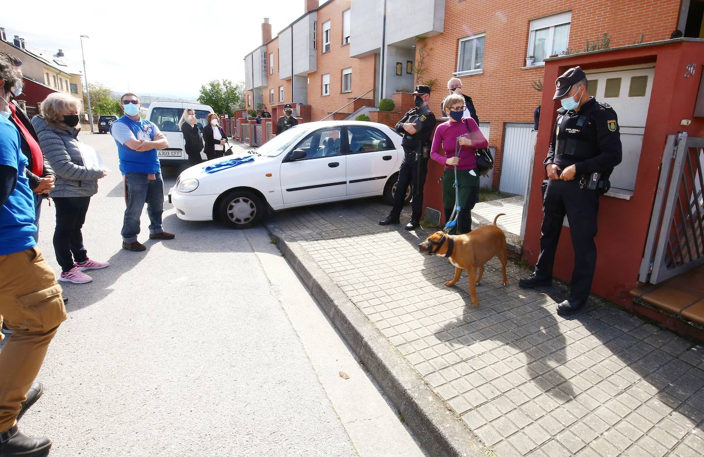 Desahucio en una vivienda del barrio ponferradino de Compostilla (León).