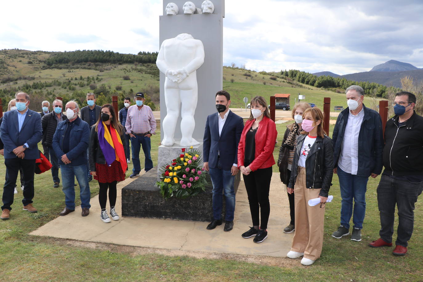 Fotos: Entre flores y poemas, a la II República