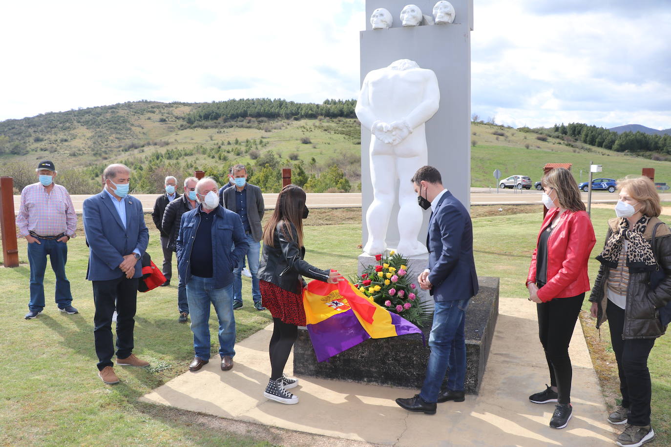 Fotos: Entre flores y poemas, a la II República