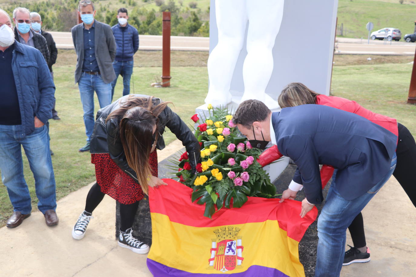 Fotos: Entre flores y poemas, a la II República