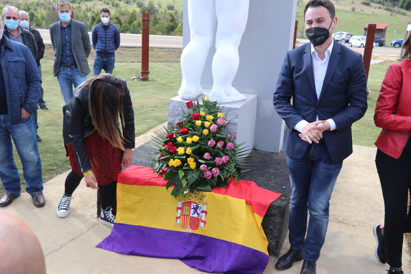 Fotos: Entre flores y poemas, a la II República