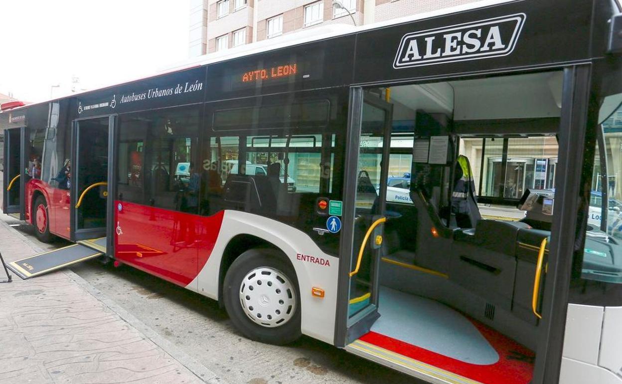Imagen de archivo de la presentación de un nuevo autobús de Alesa. 