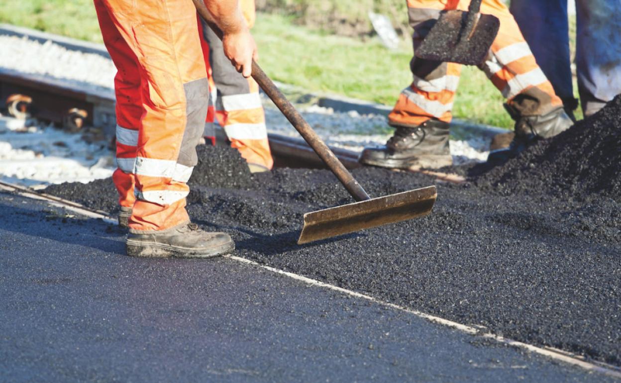 Obras de mejora en un vial. 