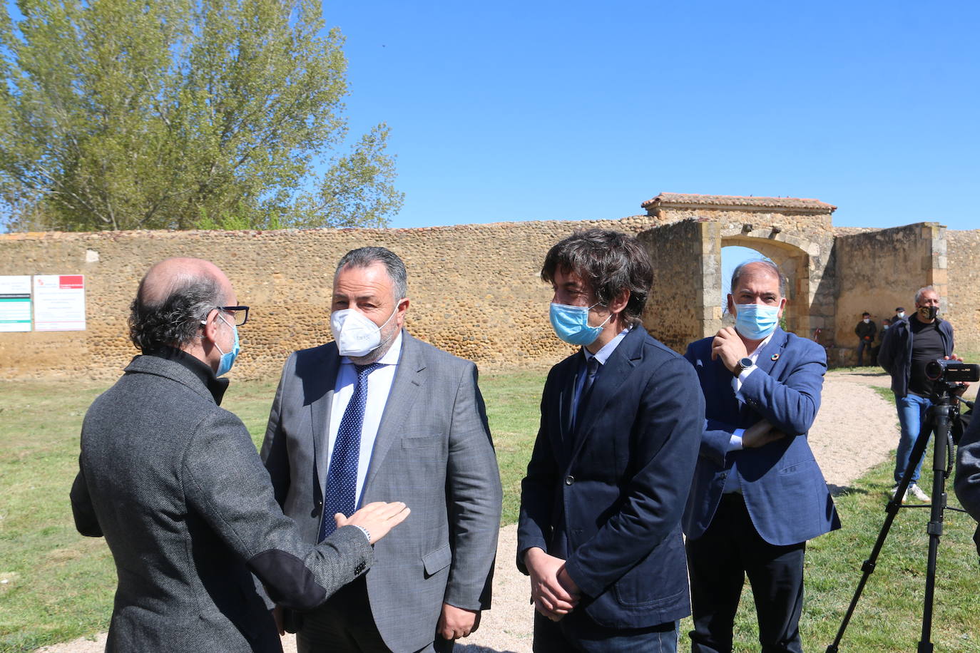 Vissita a las obras realizadas en la Panera del Monasterio de Sandoval. 