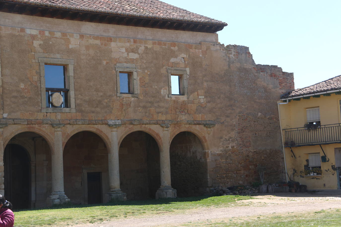 Vissita a las obras realizadas en la Panera del Monasterio de Sandoval. 