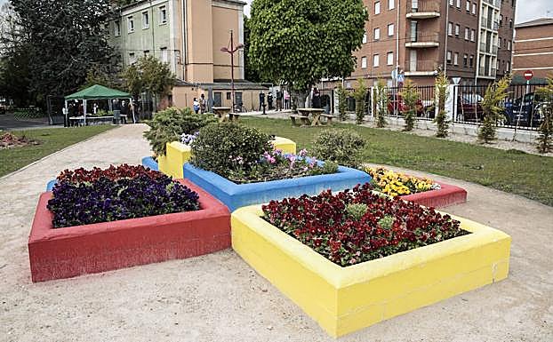 Nueva zona verde y de esparcimiento en la calle Campos Góticos.