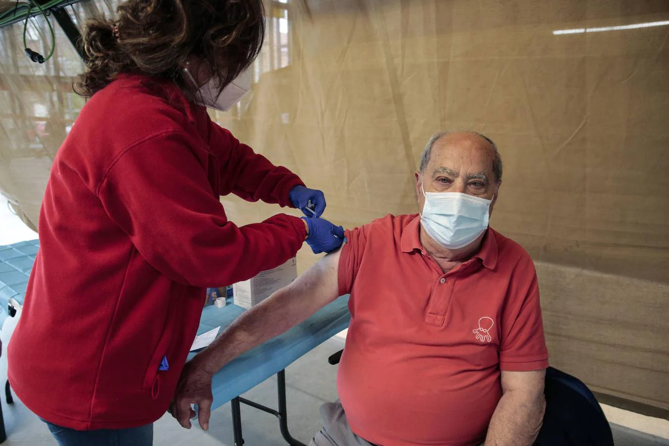 La Gerencia de Atención Primaria de León retoma la vacunación masiva contra la covid-19 en el Palacio de Exposiciones de la capital.