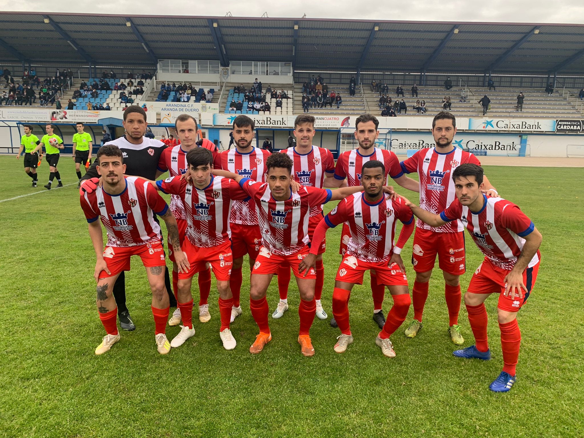 Formación del Atlético Bembibre ante la Arandina.