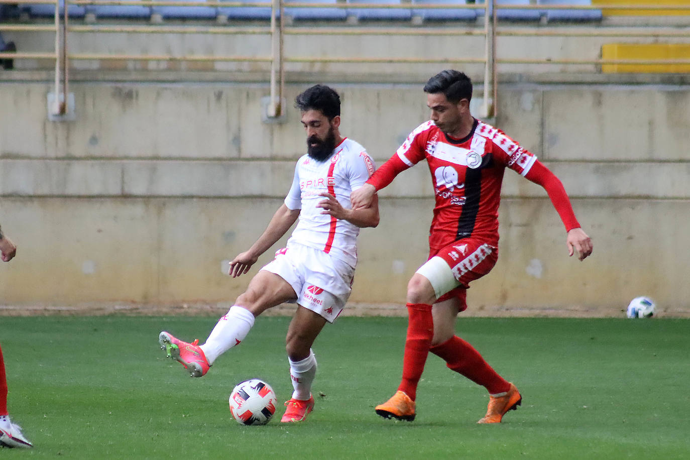 Leoneses y charros se enfrentaron en el Reino de León en una nueva jornada de Segunda División B.