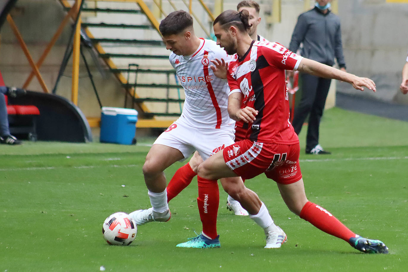 Leoneses y charros se enfrentaron en el Reino de León en una nueva jornada de Segunda División B.