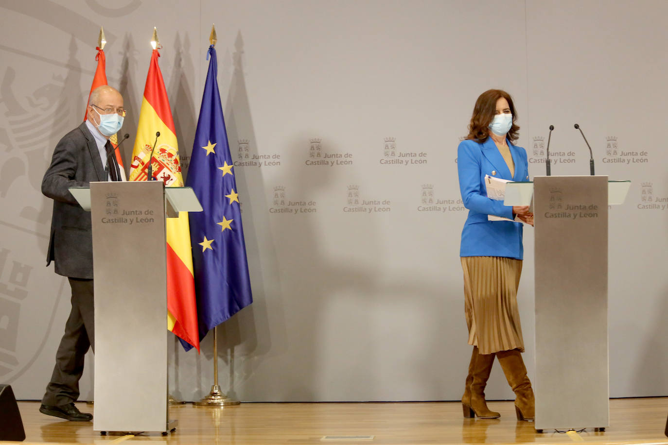 El vicepresidente, portavoz y consejero de Transparencia, Ordenación del Territorio y Acción Exterior, Francisco Igea y la consejera de Empleo e Industria, Ana Carlota Amigo, presentan la estrategia 'Reto Castilla y León Cibersegura'.