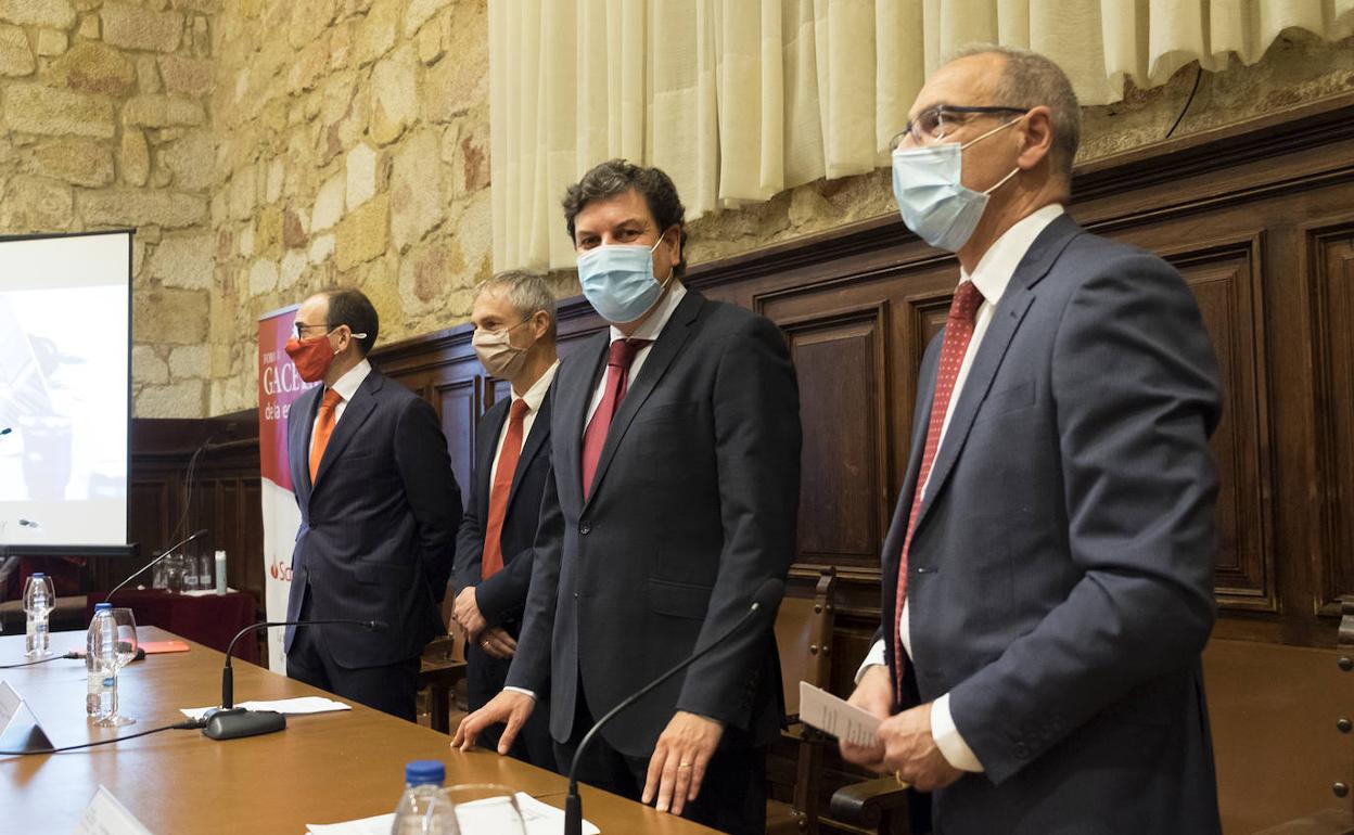 El consejero de Economía y Hacienda de la Junta de Castilla y León, Carlos Fernández Carriedo, participa en el foro 'Transformación de Castilla y León ante las nuevas realidades económicas'.