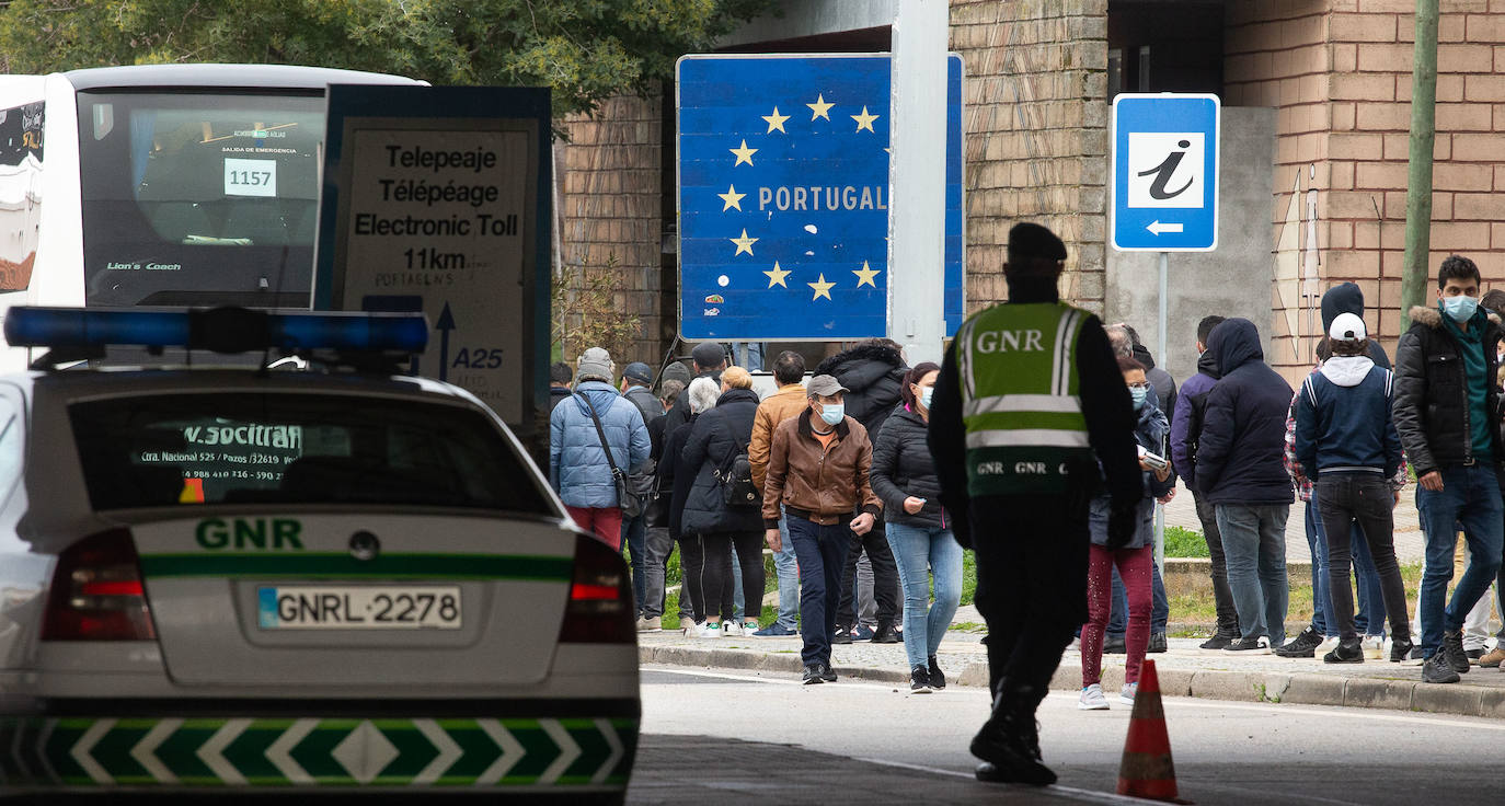 Controles en la frontera de España y Portugal en Fuentes de Oñoro(Salamanca).