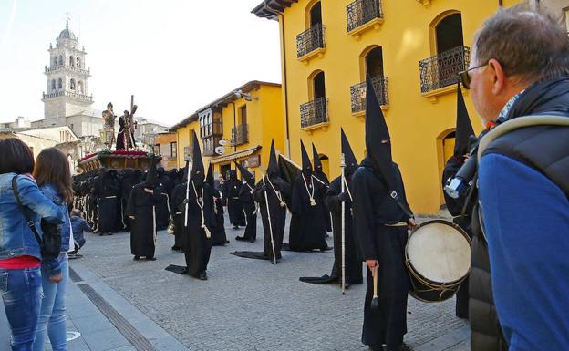 El Nazareno en uno de los momentos clave de la Semana Santa en Ponferrada. 