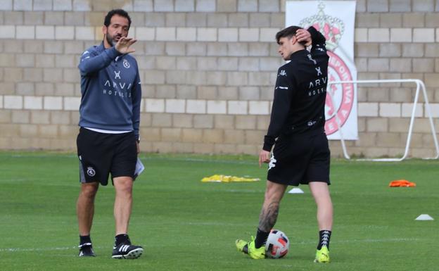 Ramón González, en un entrenamiento con la Cultural durante esta semana.