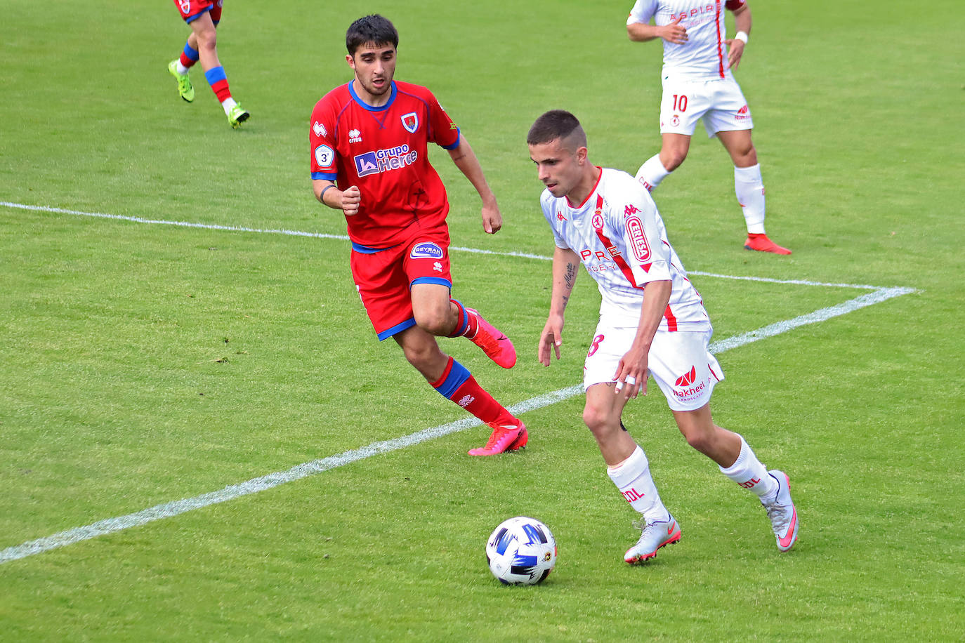 El conjunto leonés no pudo sumar su primera victoria de la segunda fase ante el filial soriano.