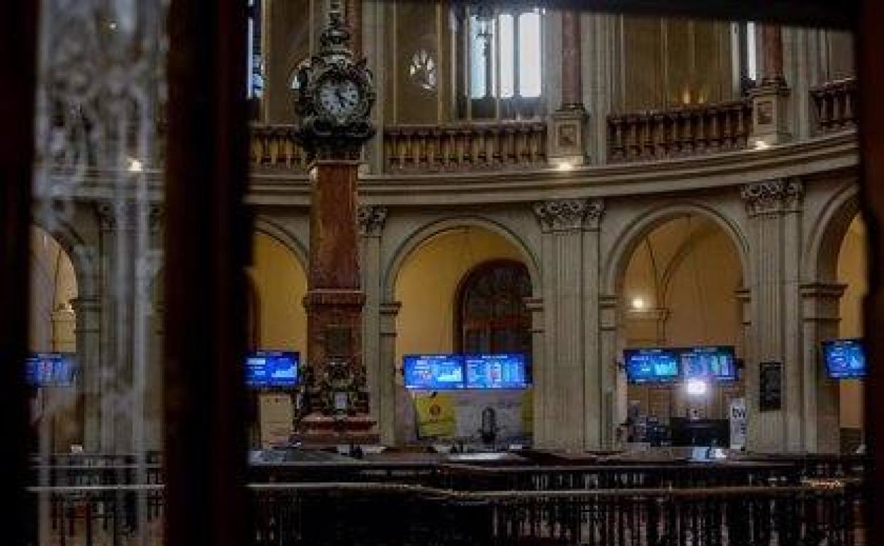 Interior de la Bolsa de Madrid. 