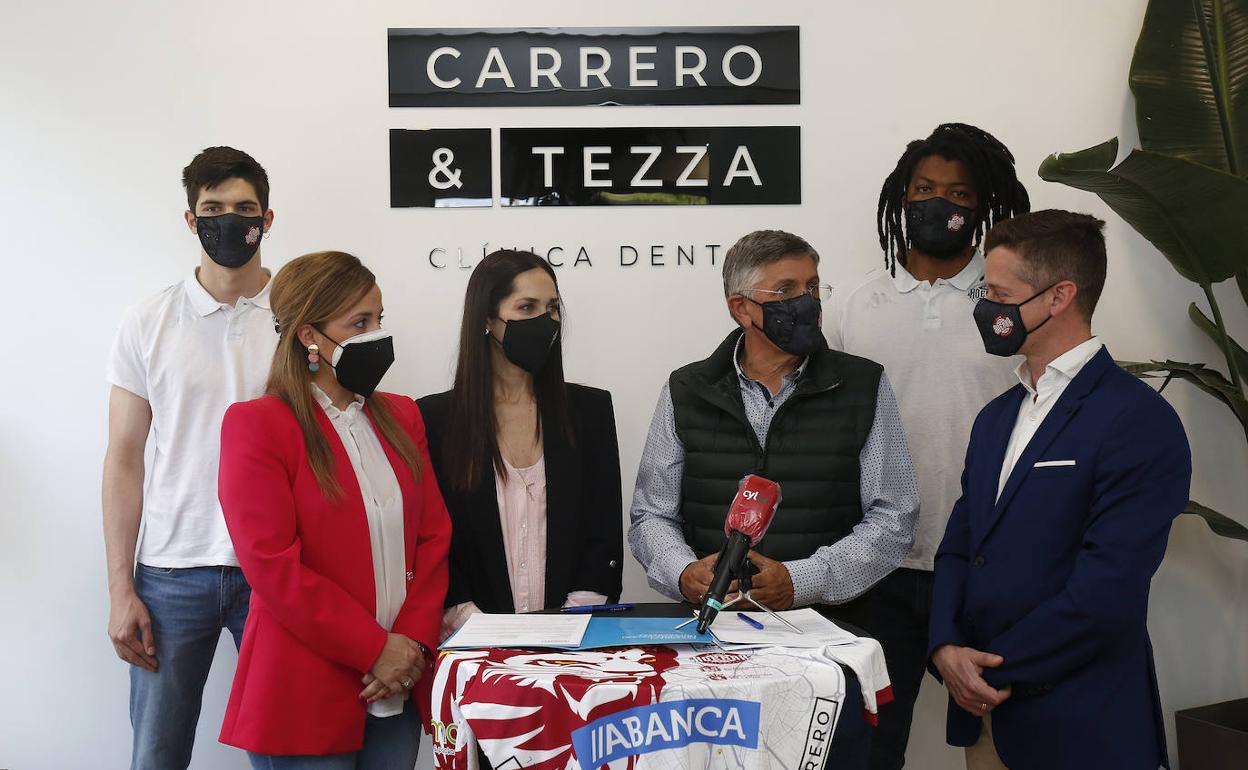 Convenio entre ambas partes en la clínica dental.