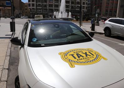 Imagen secundaria 1 - Tres taxis en León capital.