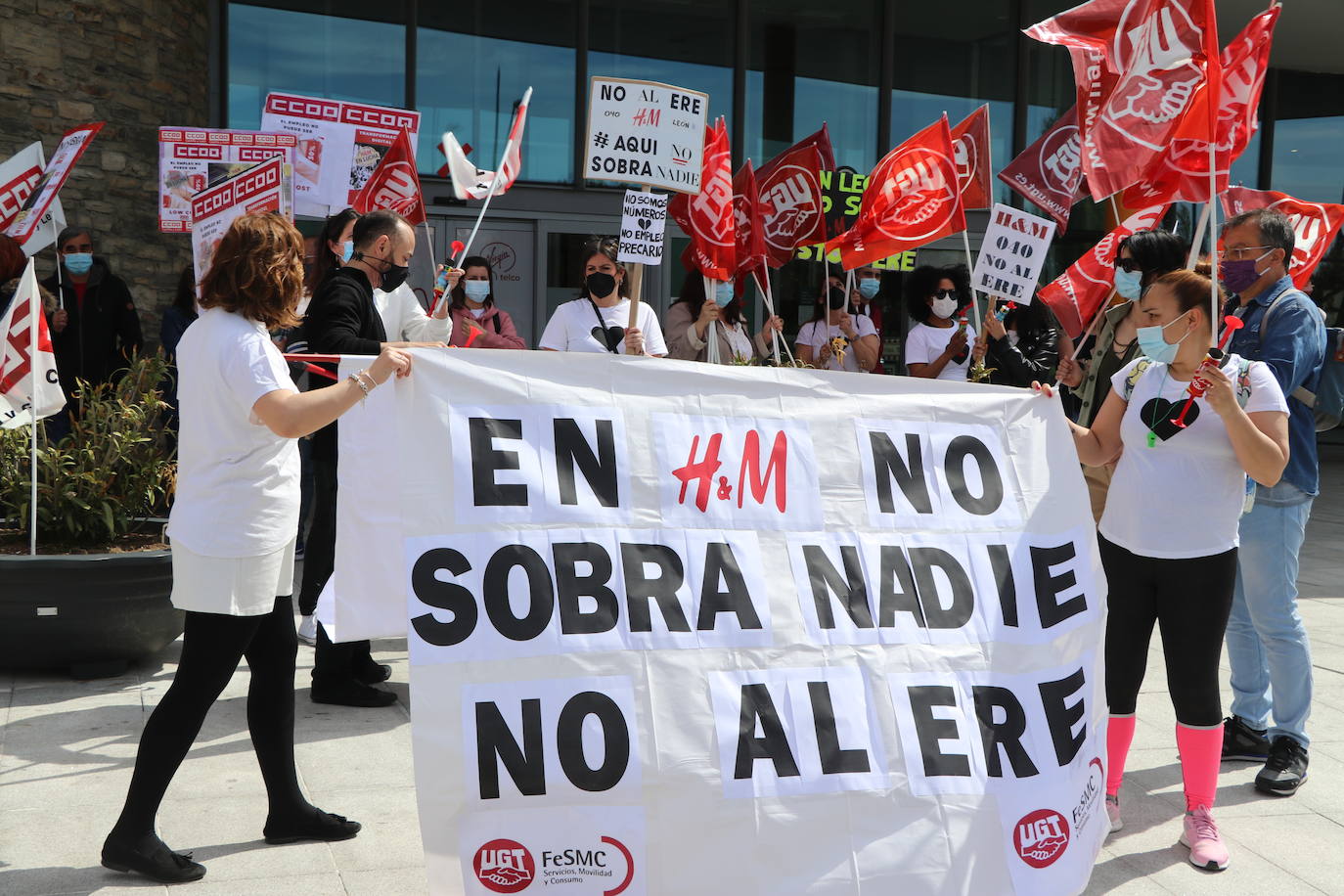 Las trabajadoras reclaman que no se precarice su empleo y se mantegan todos los puestos.