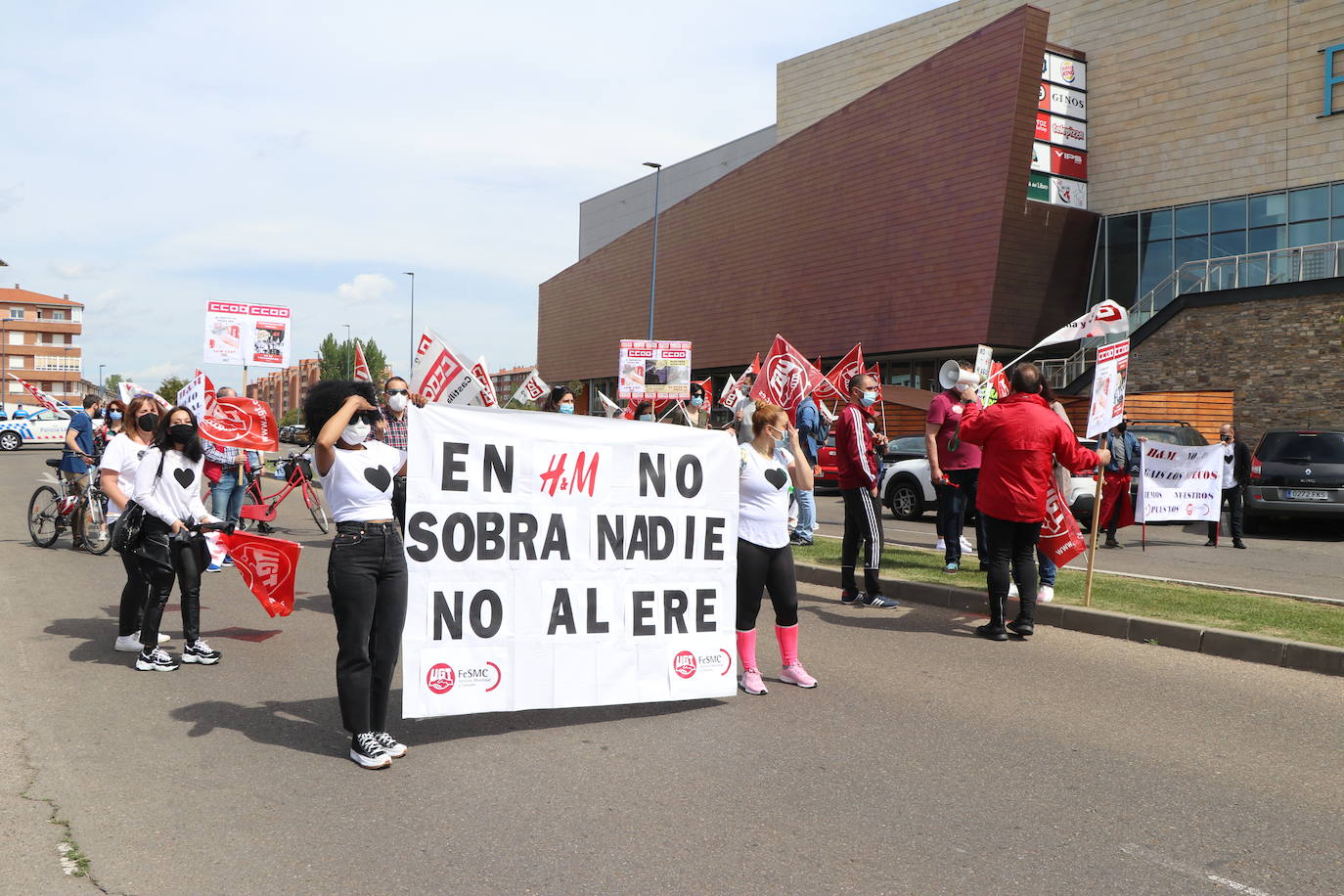 Las trabajadoras reclaman que no se precarice su empleo y se mantegan todos los puestos.