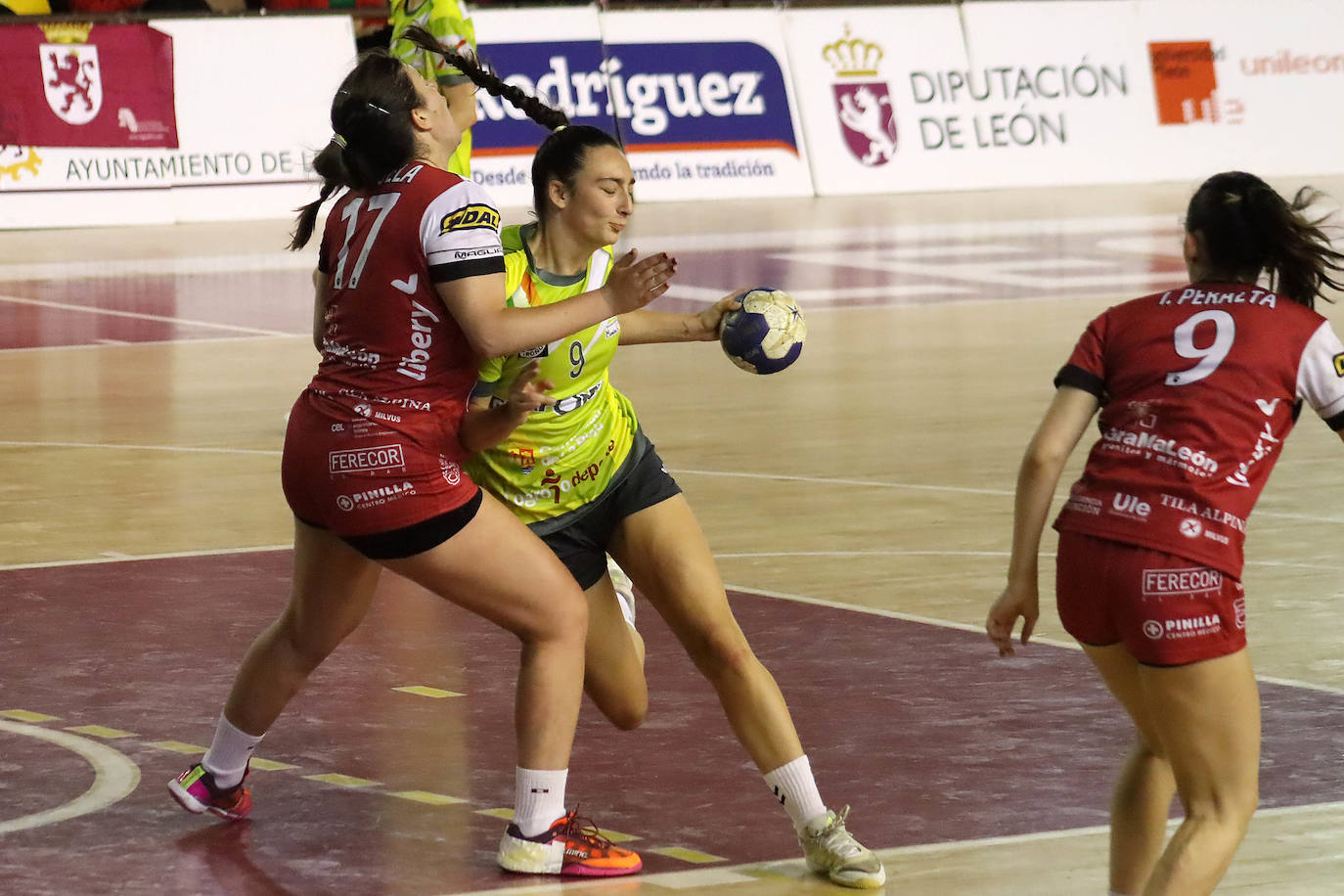 Las de Moreno tendrán que remontar en tierras riojanas tras perder la primera manga en el Palacio.