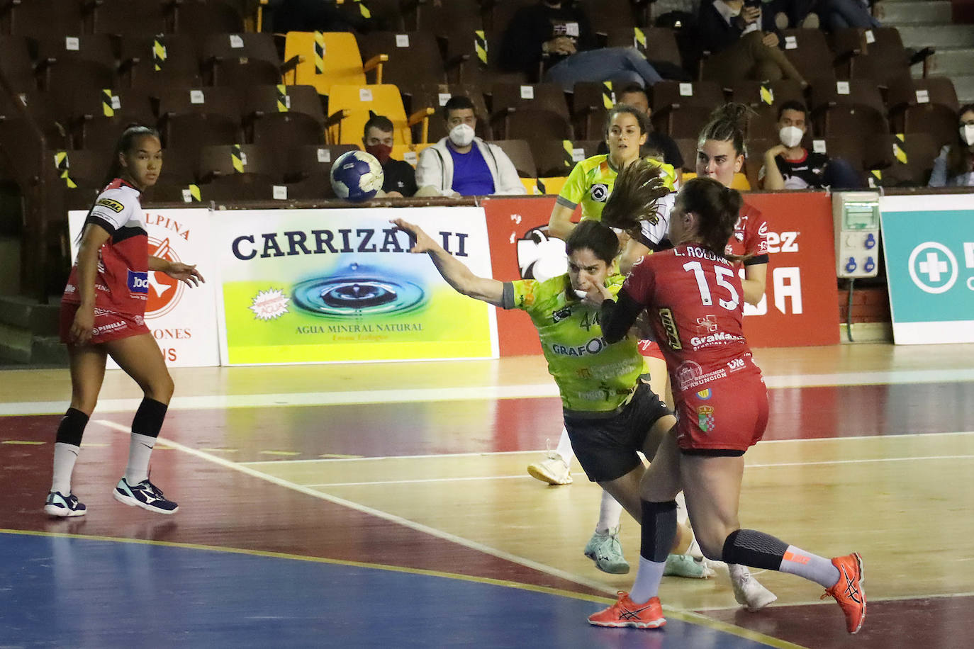 Las de Moreno tendrán que remontar en tierras riojanas tras perder la primera manga en el Palacio.