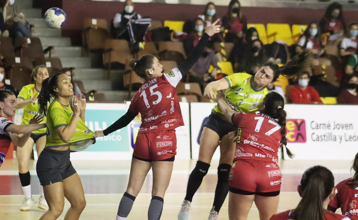 Partido disputado en el Palacio de los Deportes de León.