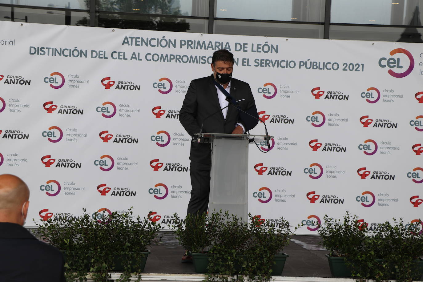 El Círculo Empresarial Leonés celebra un acto multitudinario en el que se respetaron las distancias y el uso de mascarillas.