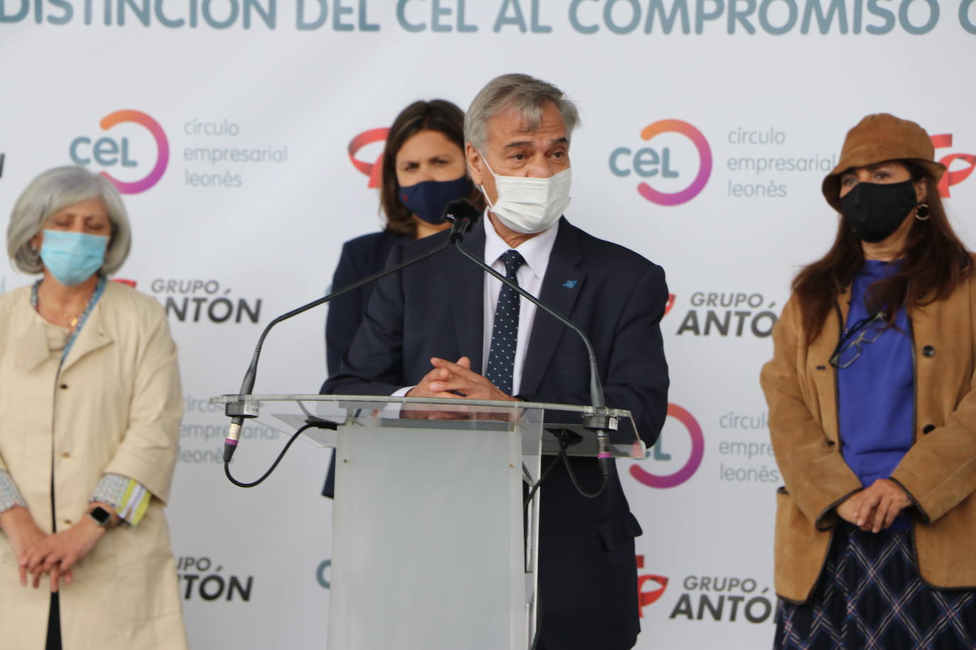 El Círculo Empresarial Leonés celebra un acto multitudinario en el que se respetaron las distancias y el uso de mascarillas.