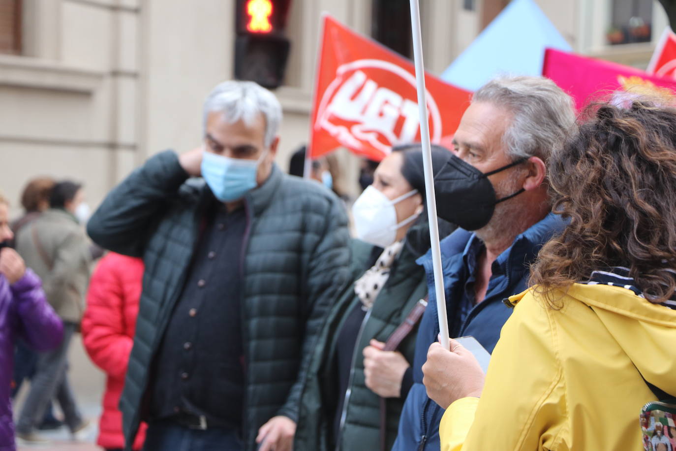 La manifestación recorre las calles ante las dudas en el futuro de Laboratorios Ovejero.