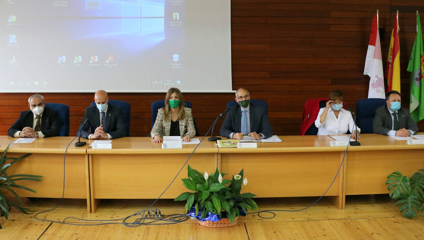 42 estudiantes recibieron la graduación de la Escuela de Ingeniería Agraria y Forestal de la ULE 