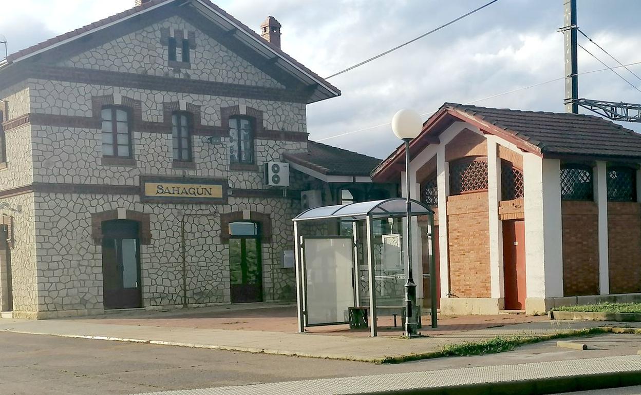 Imagen de la estación de tren de la localidad leonesa de Sahagún