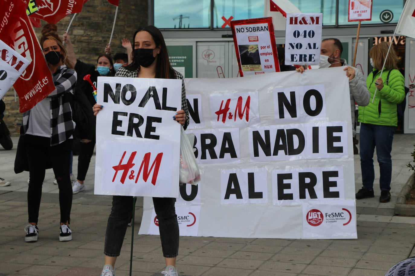 Las trabajadoras reclaman que no se precarice su empleo y se mantegan todos los puestos.