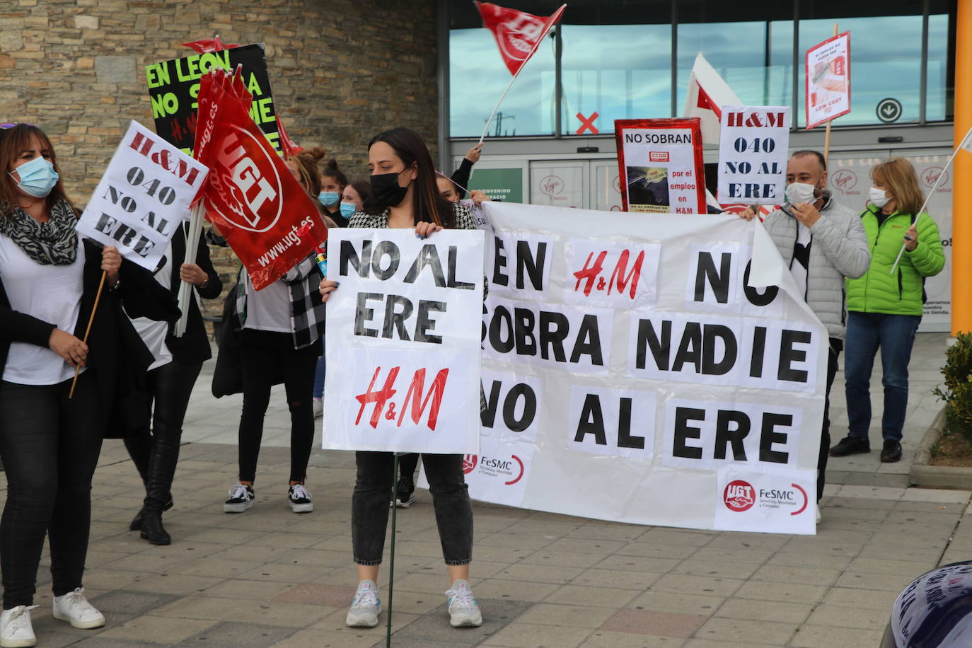 Las trabajadoras reclaman que no se precarice su empleo y se mantegan todos los puestos.