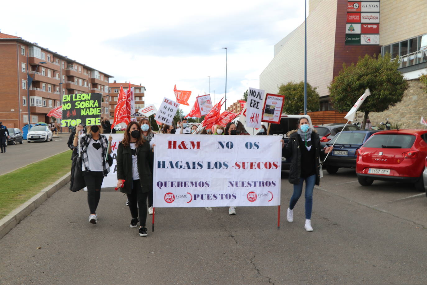 Las trabajadoras reclaman que no se precarice su empleo y se mantegan todos los puestos.