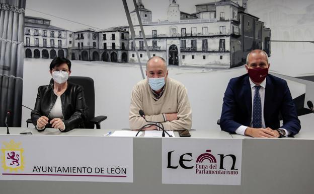 Rueda de prensa ofrecida por Unión del Pueblo Leonés en el Ayuntamiento de León.