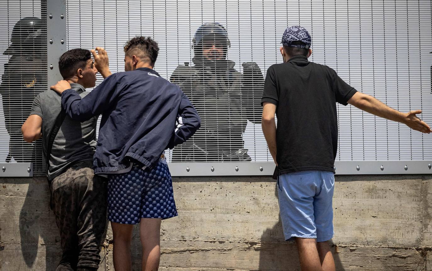 Tercer día de crisis migratoria en la frontera entre Ceuta y Marruecos