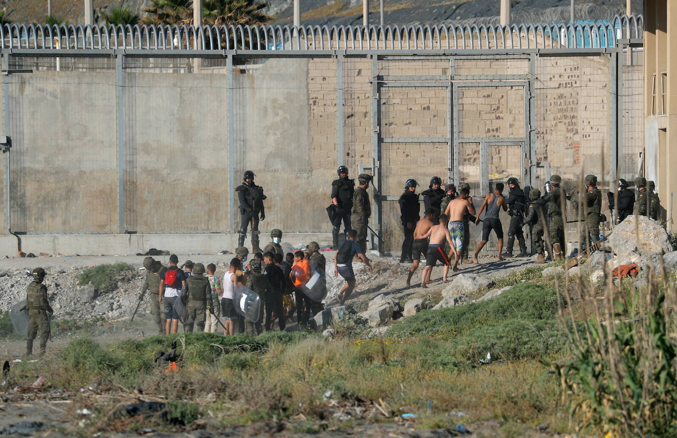 Tercer día de crisis migratoria en la frontera entre Ceuta y Marruecos